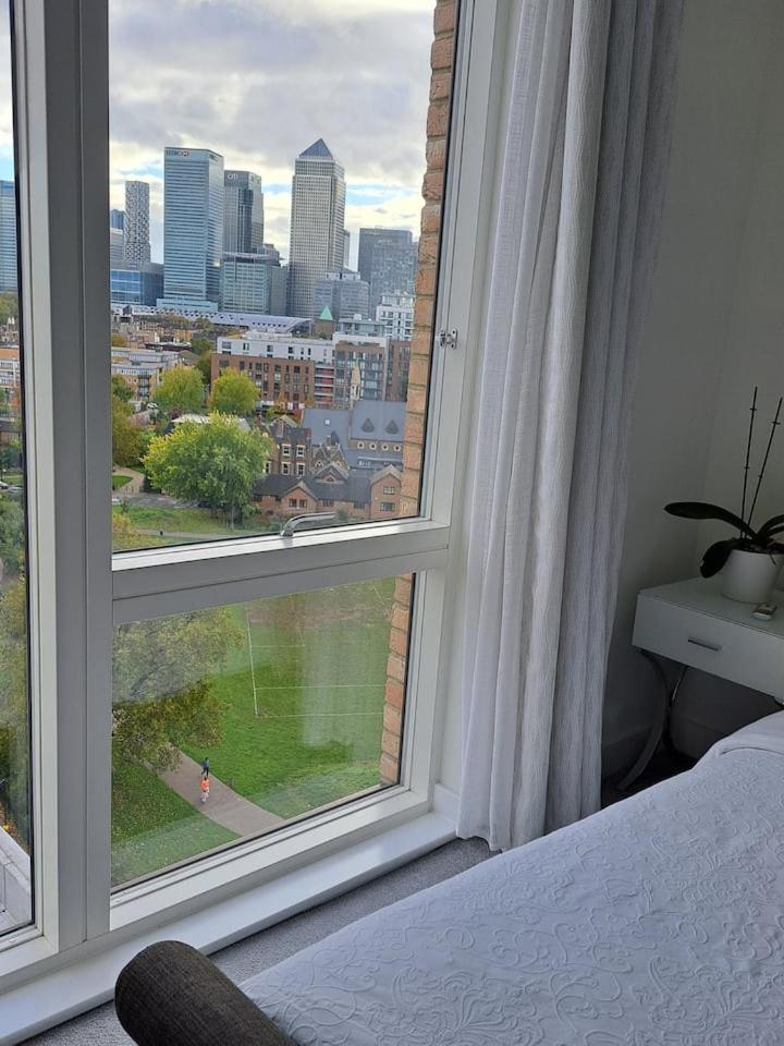 Cozy Double Room With Large En Suite Near Canary Wharf London With Amazing Views In A Shared Apartment ภายนอก รูปภาพ