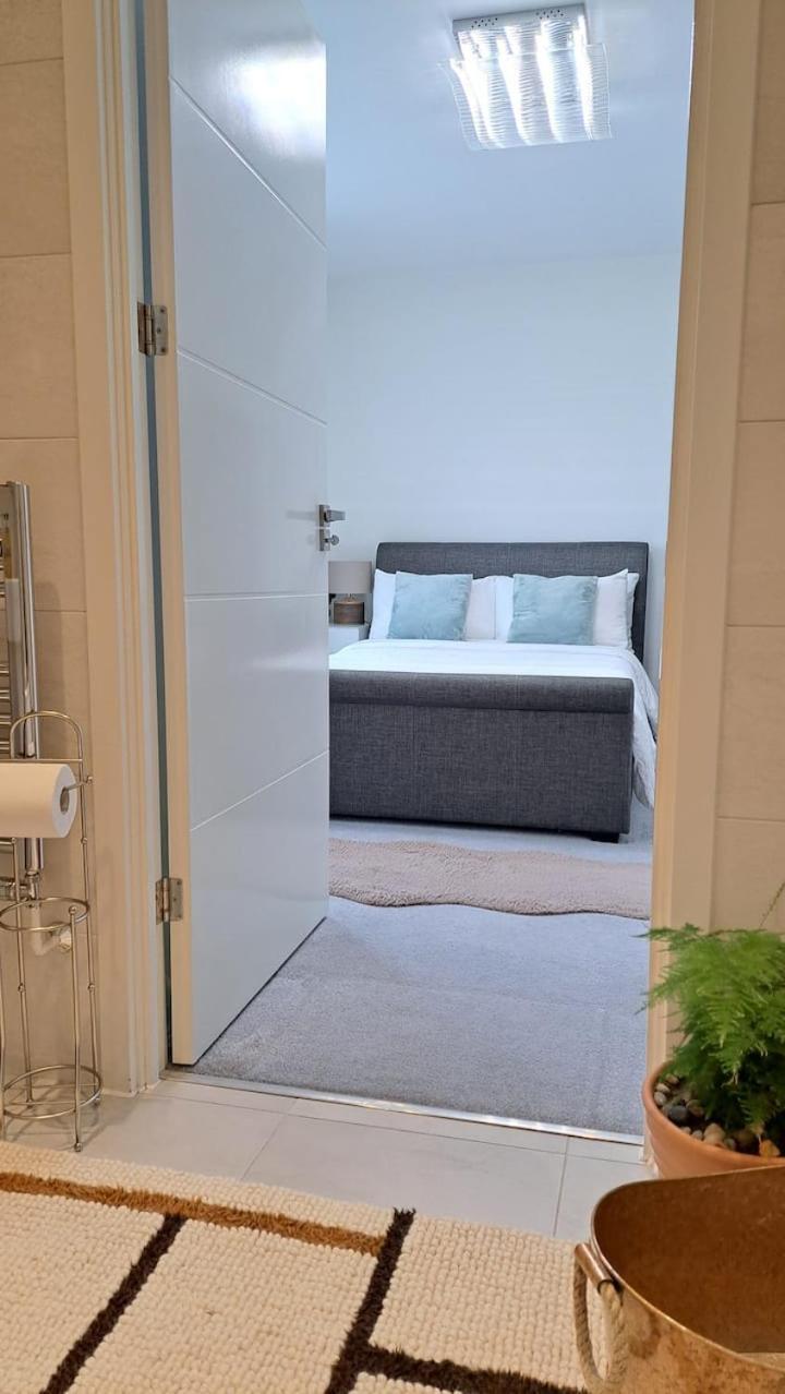 Cozy Double Room With Large En Suite Near Canary Wharf London With Amazing Views In A Shared Apartment ภายนอก รูปภาพ